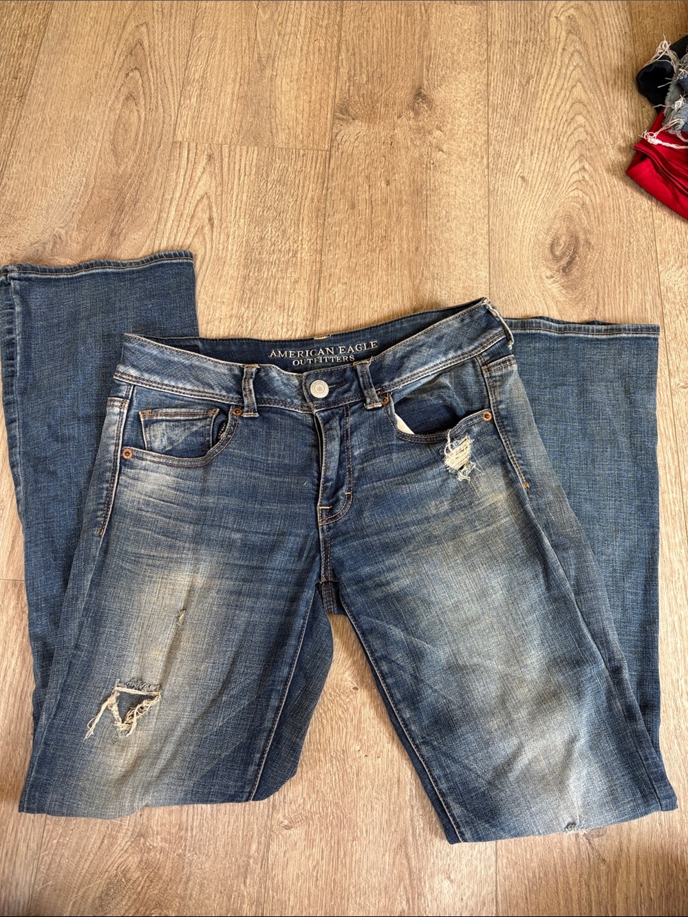 American Eagle Outfitters Women’s Bootcut Jeans in Medium Blue Wash